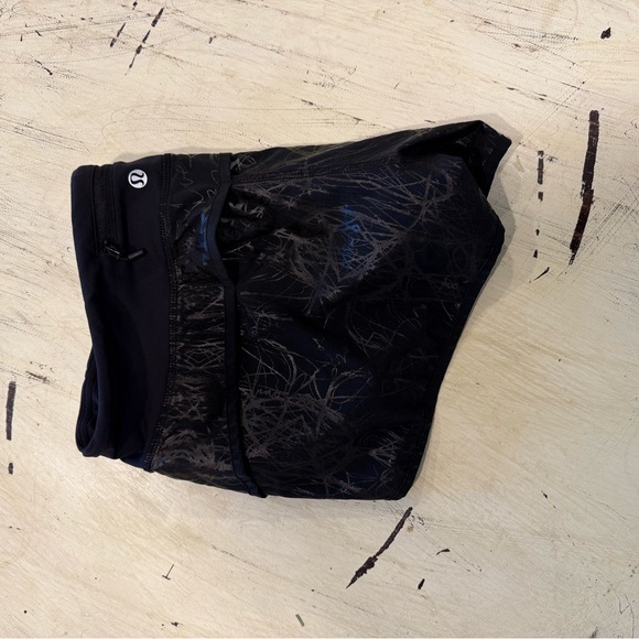 Lululemon Athletica Black With Metallic Writing Athletic Women's Shorts Size 10 - Picture 8 of 8